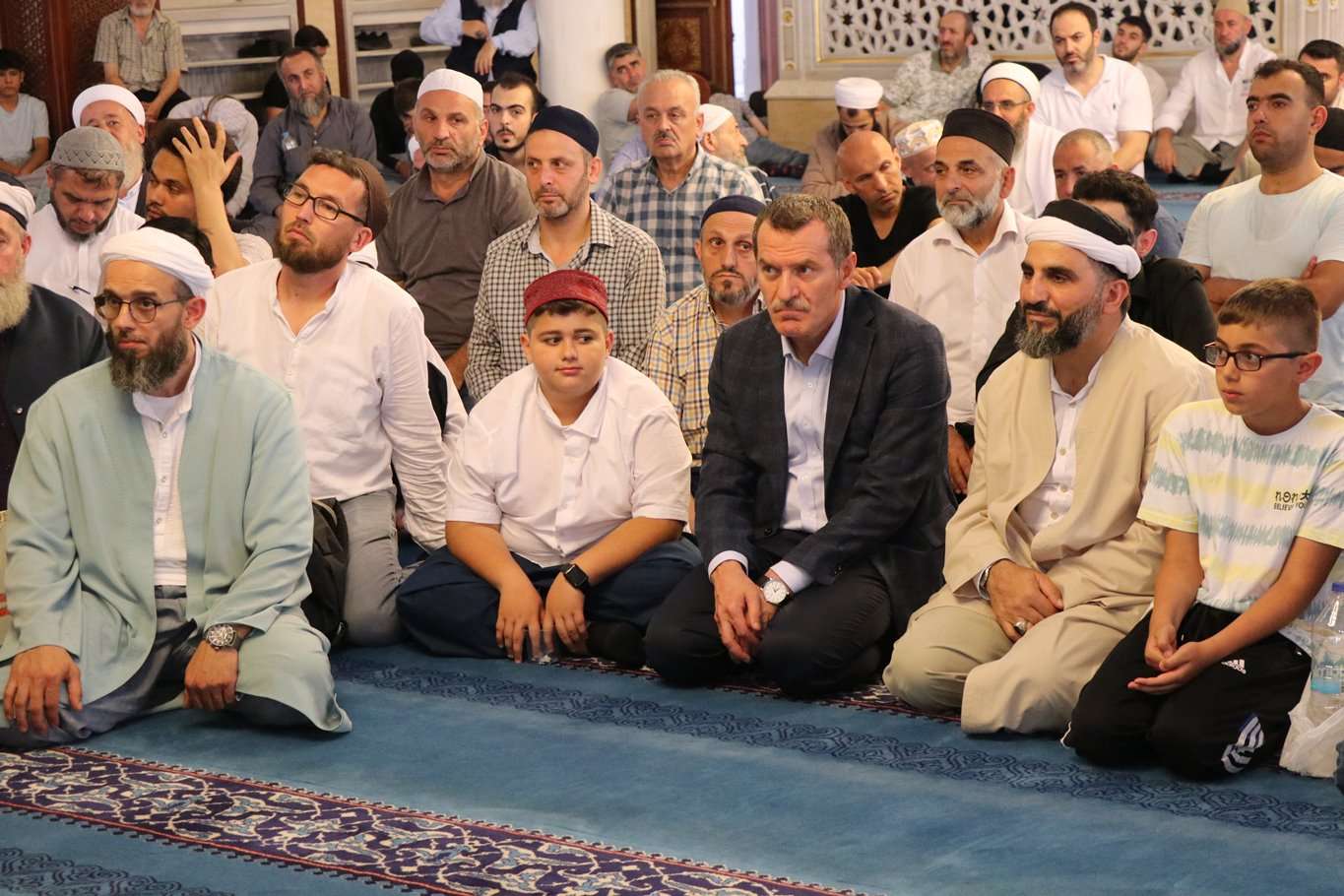 Ezberlerini tamamlayan hafızlar düzenlenen törenle icazet aldı